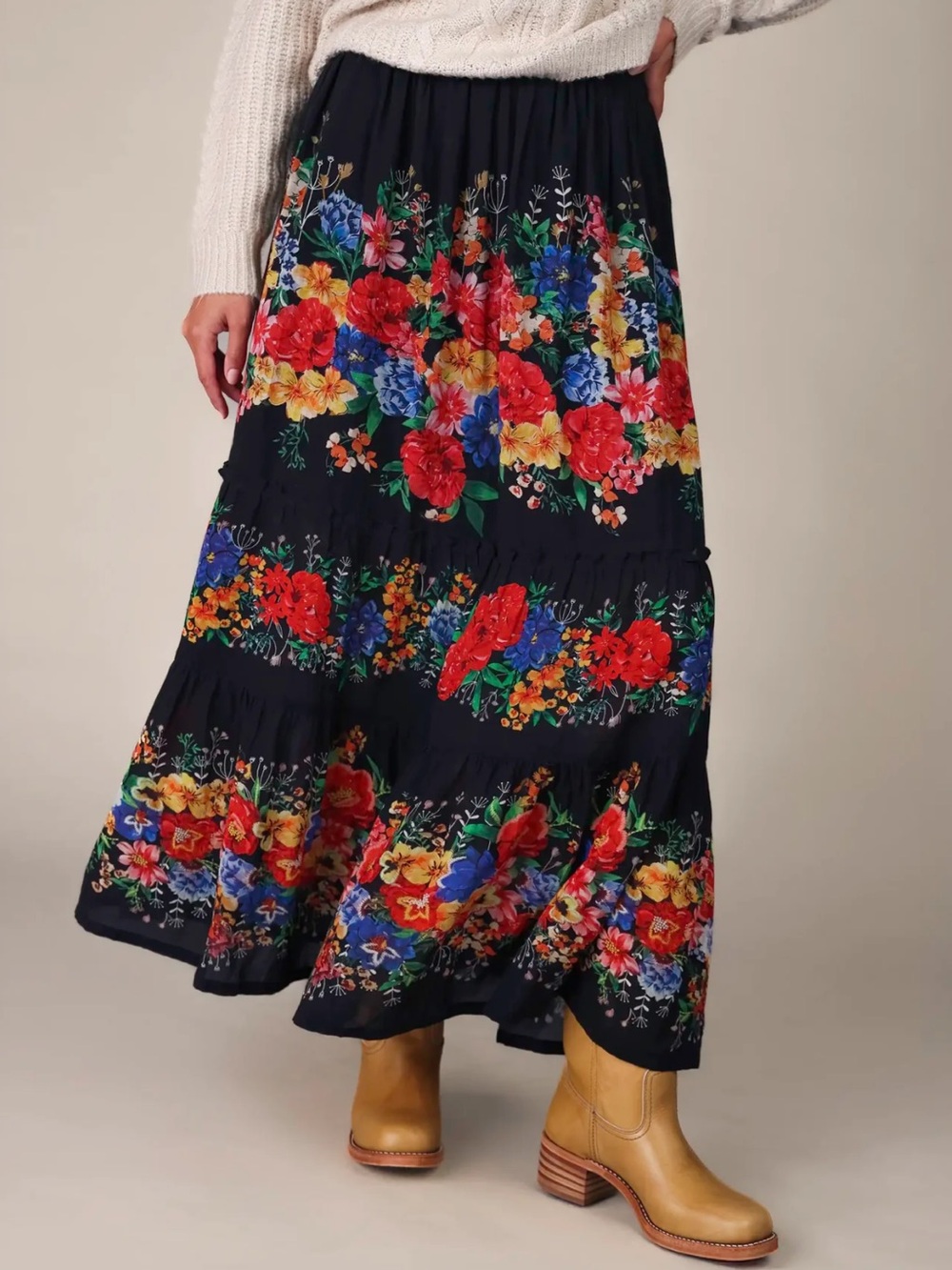 NATURAL LIFE sz M, Black Floral Maxi Skirt